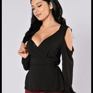 Fashion nova black top